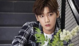 郑棋元最新恋情爆料图片,甜蜜牵手新欢，甜蜜瞬间引网友热议！”